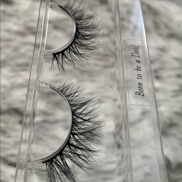 “Born to be a Devil” || Lashful Lengths Luxury Mink Eyelashes - Picture 4 of 7
